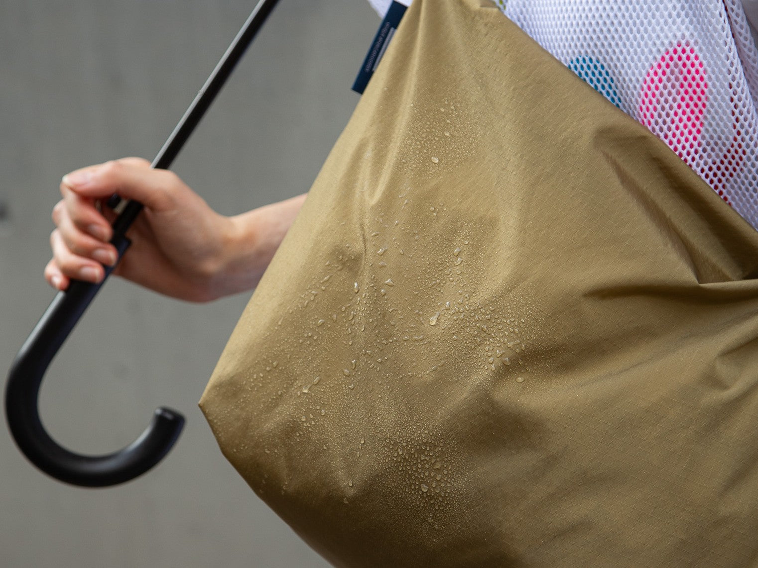 WATER-REPELLENT PERFORMANCE